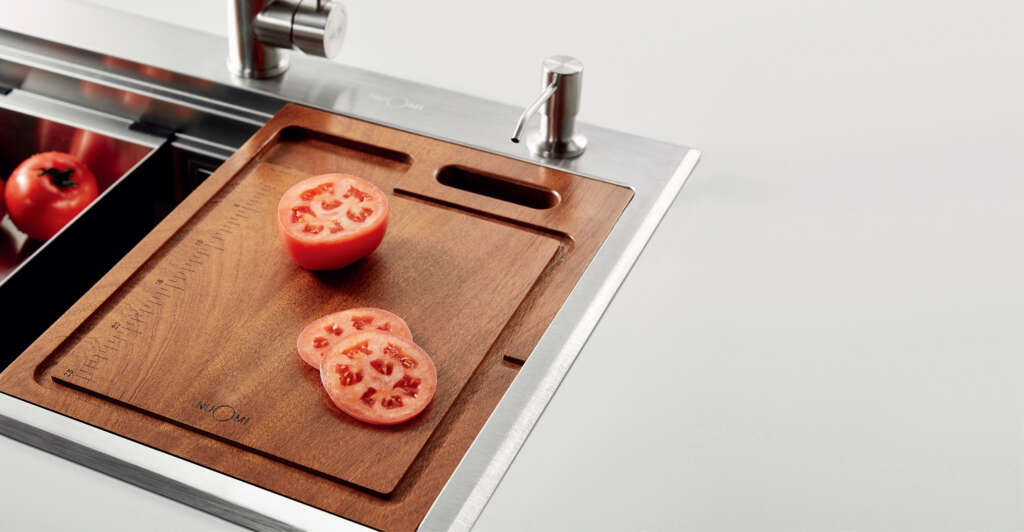 tyeche-sink-with-integrated-chopping-board